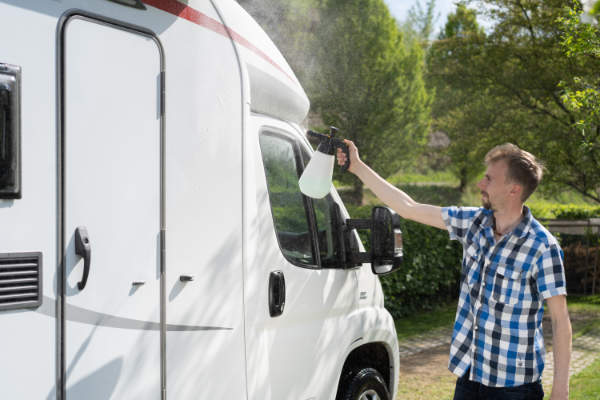 AGO Kraft Campingreiniger Anwendung Schritt 5