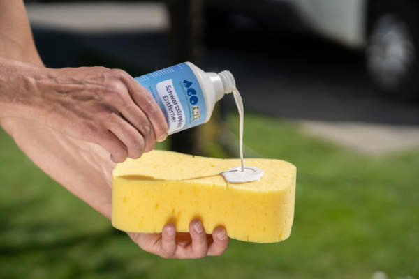 AGO Kraft Schwarzstreifen-Entferner Anwendung Schritt 2